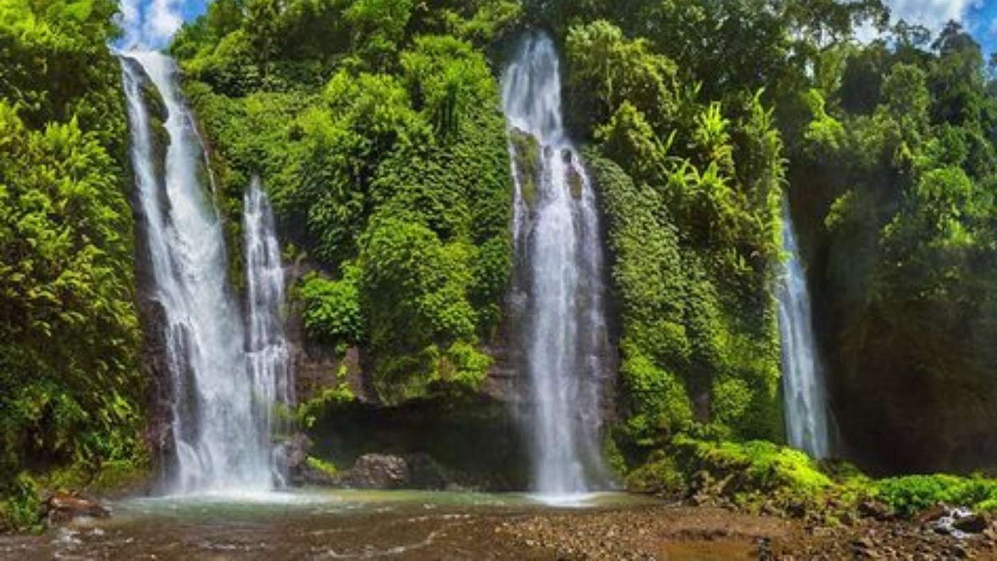 Bali’s Majestic Beauty: Sekumpul & Aling Aling Waterfall Tour