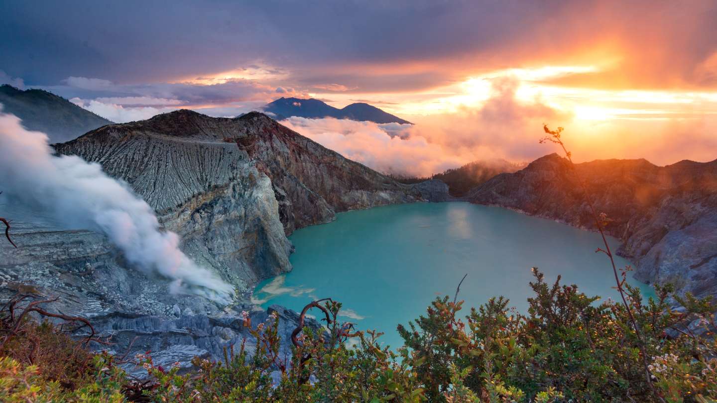 Experience the Enchanting Electric Blue Fire Tour at Mount Ijen