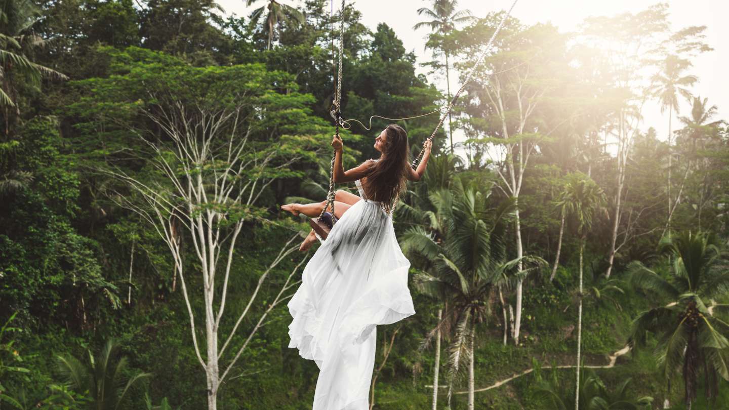 Exclusive Ubud Photoshoot: Capture Magical Moments in a Flying Dress